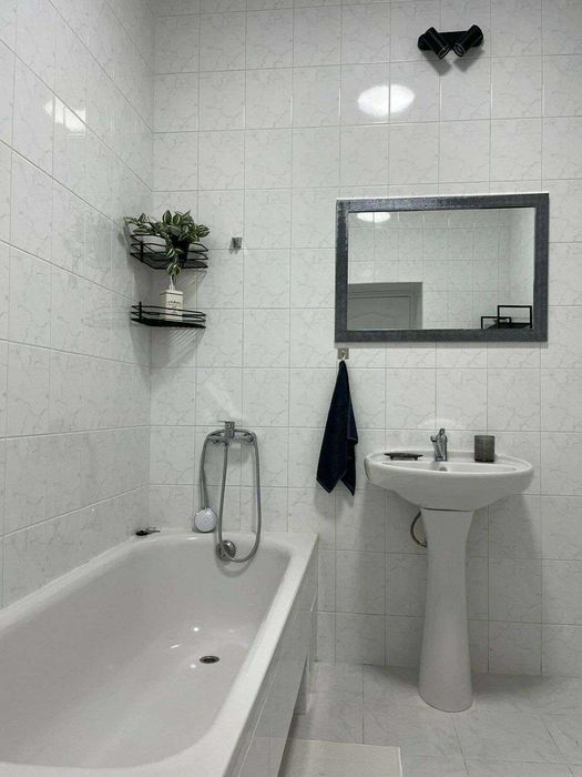 Здається 2-к квартира,Дніпровська набережна 13