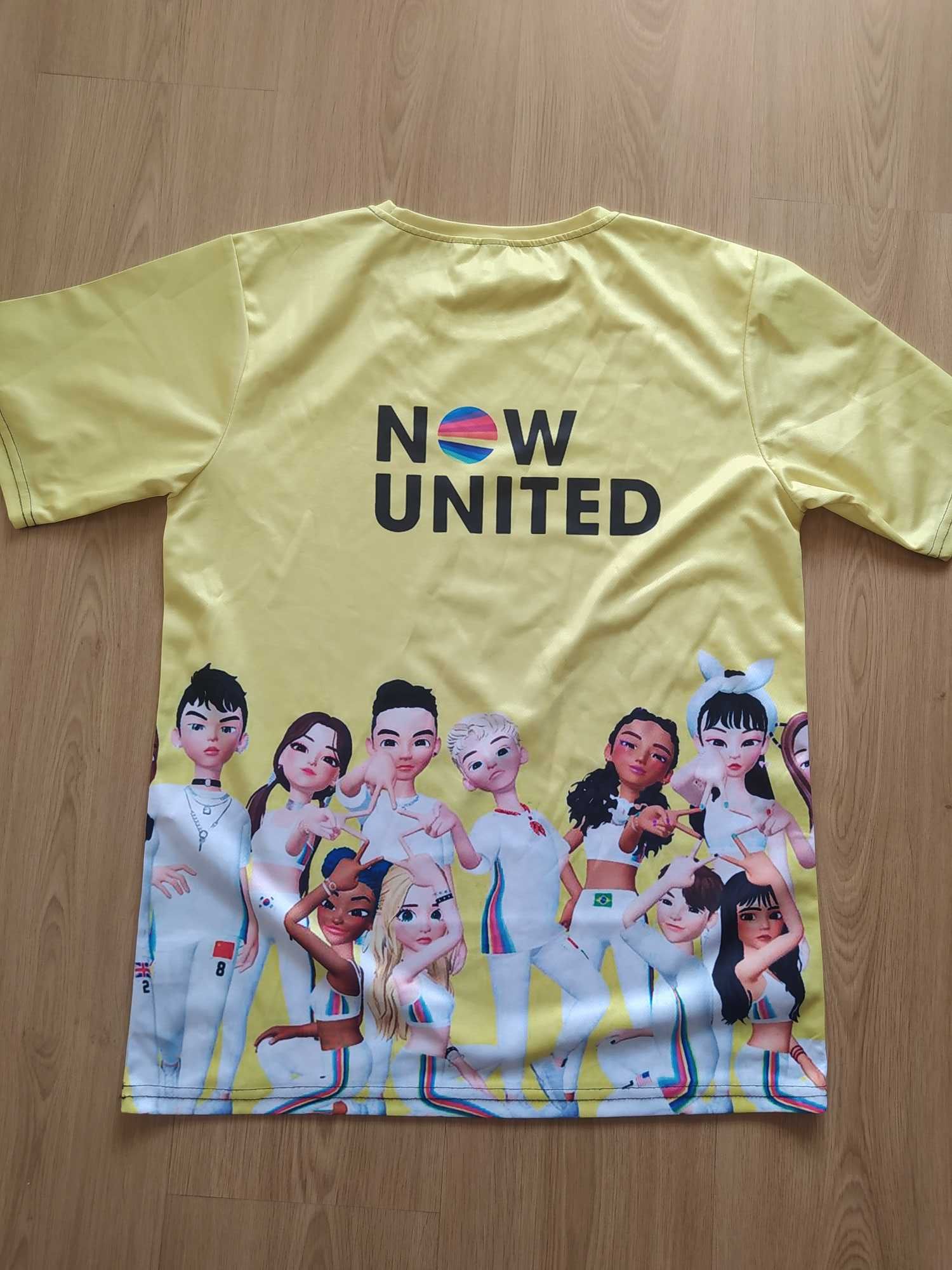T-Shirt menina dos Now United, como nova. Tamanho M.