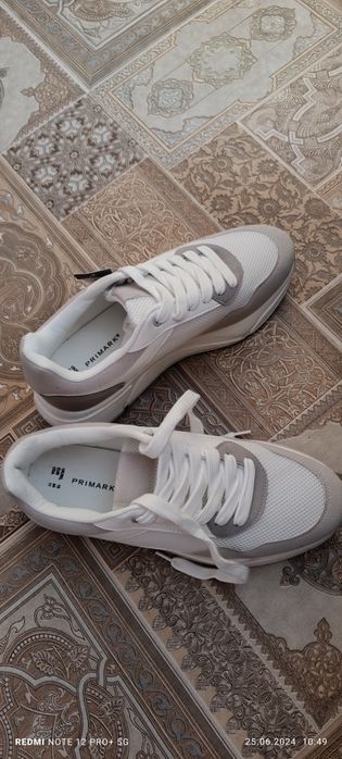 Кросівки  44 розмір, Німеччина