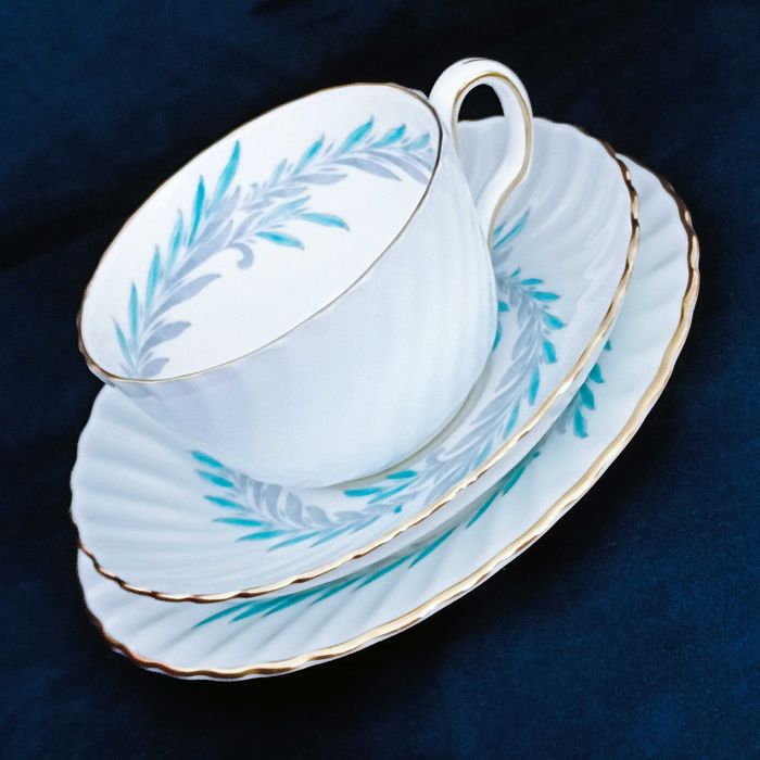 **filiżanka EMALIA porcelana MINTON vs. Royal Doulton 1942+