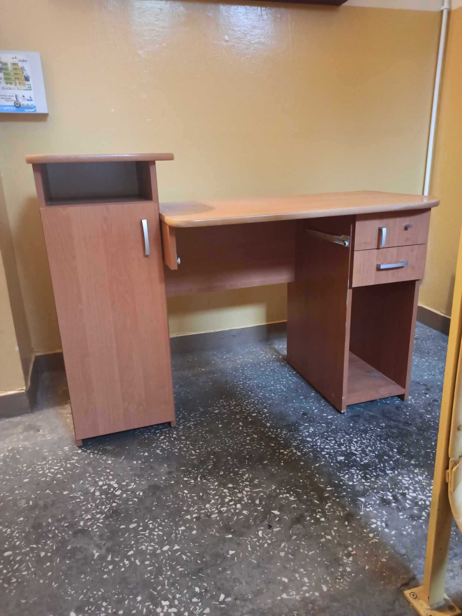 Używane biurko szkolne