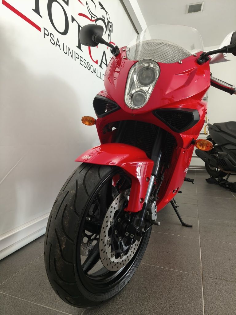 Hyosung GT  650R
