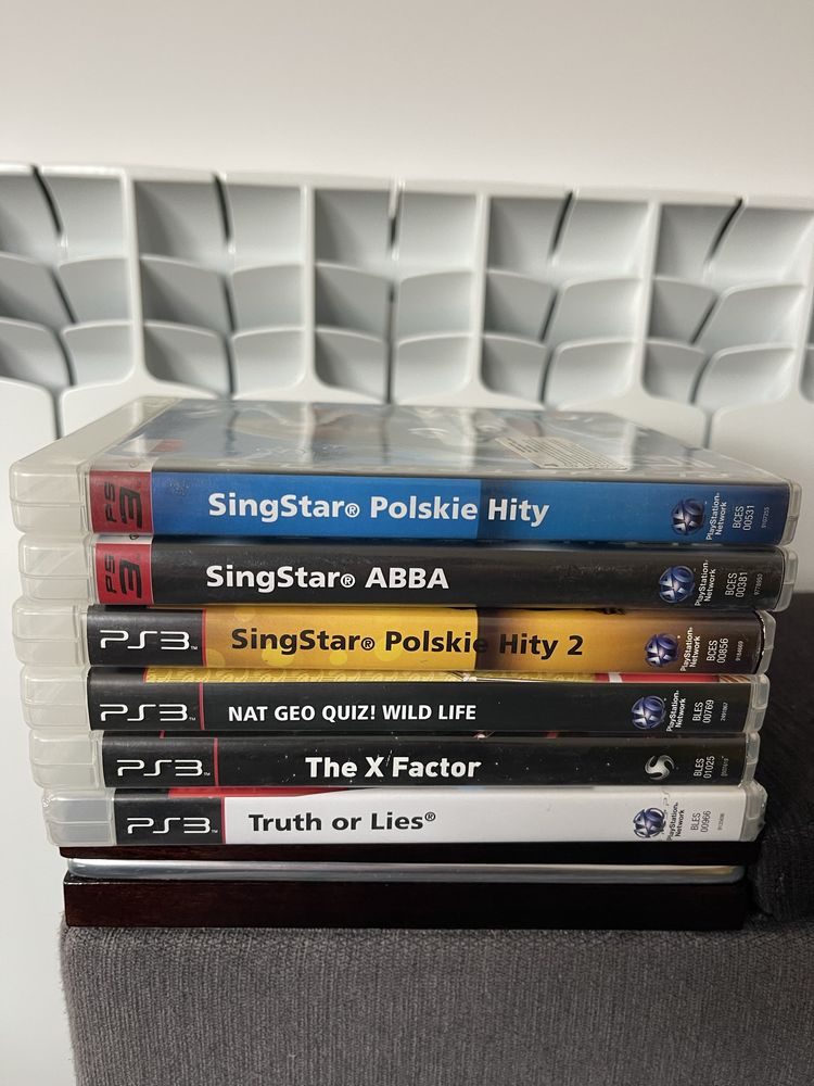 Zestaw karaoke 2 mikrofony + 6 gier PS3 Singstar quiz
