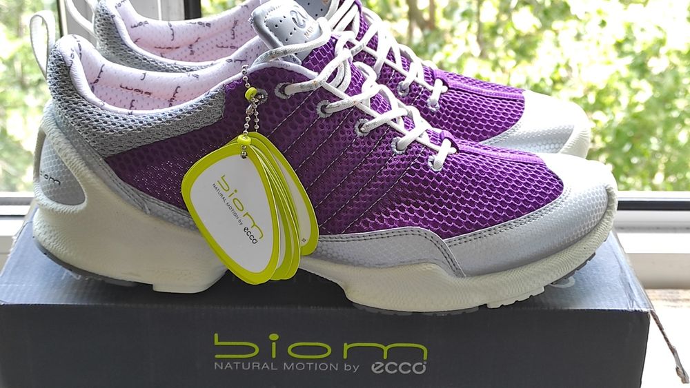 Яркие женские кроссовки Ecco Biom Trainer
