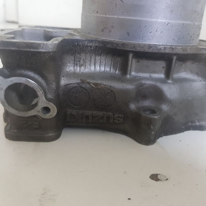 Cylinder z tlokiem do suzuki TL 1000 rok 2000