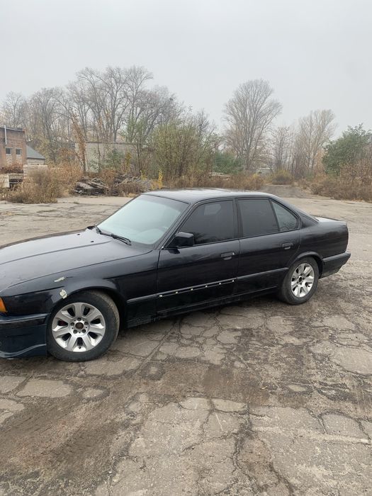 Продам бмв 5 е34