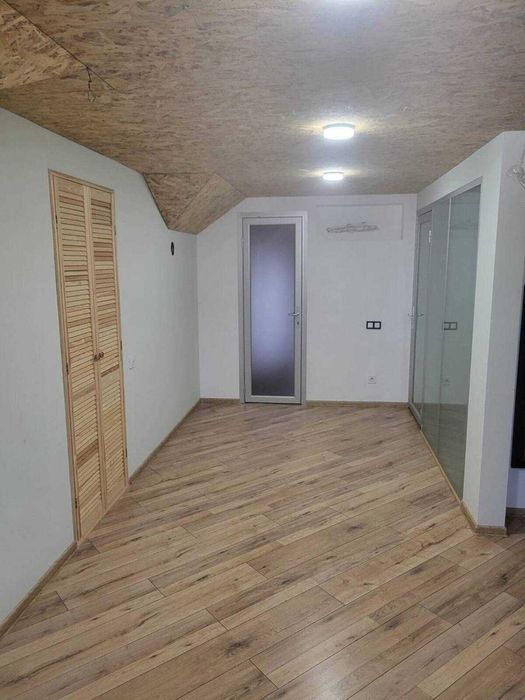 Продам пол 2-х этаж дома гараж участок !Центр Грушевского Туп трамвая!