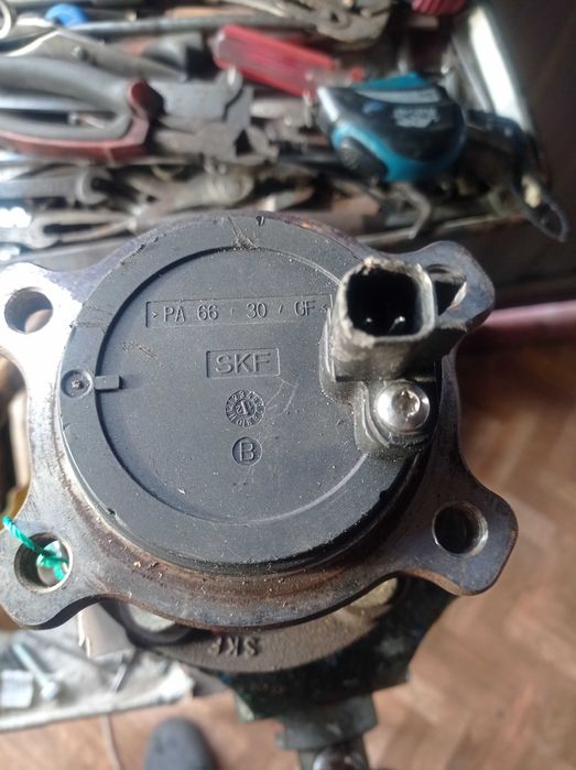 Задні ступиці Форд мондео,куга ,оригінальні  .