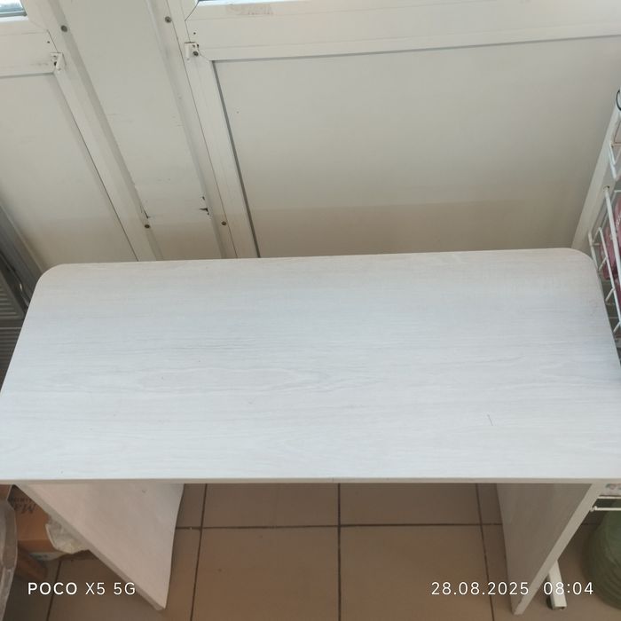 Стол ,в отличном состоянии