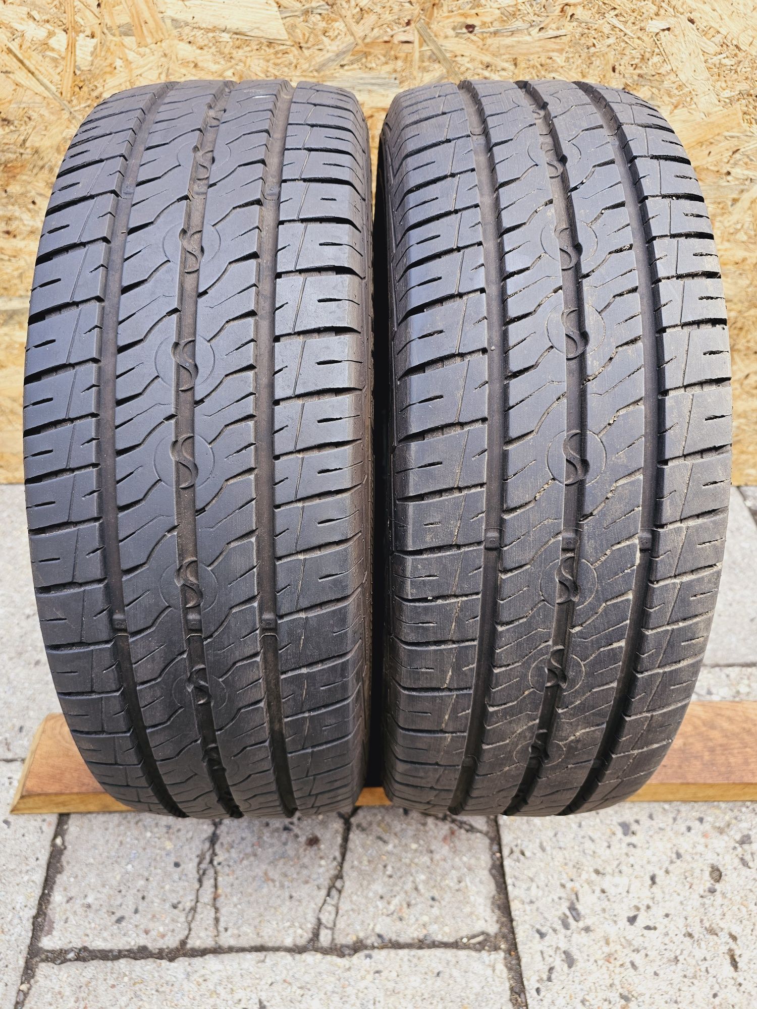 Idealne!!  8,5mm. 215/65 r16C Semperit Van-Life 2. 2021 rok!!