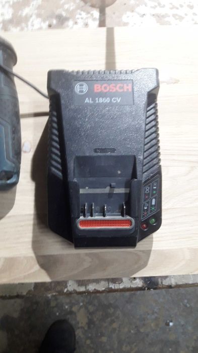 Wiertarka udarowa i wiertarko wkrętarka boscha plus ładowarka