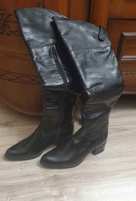 Сапожки (ботфорди) жіночі шкіряні,НОВІ