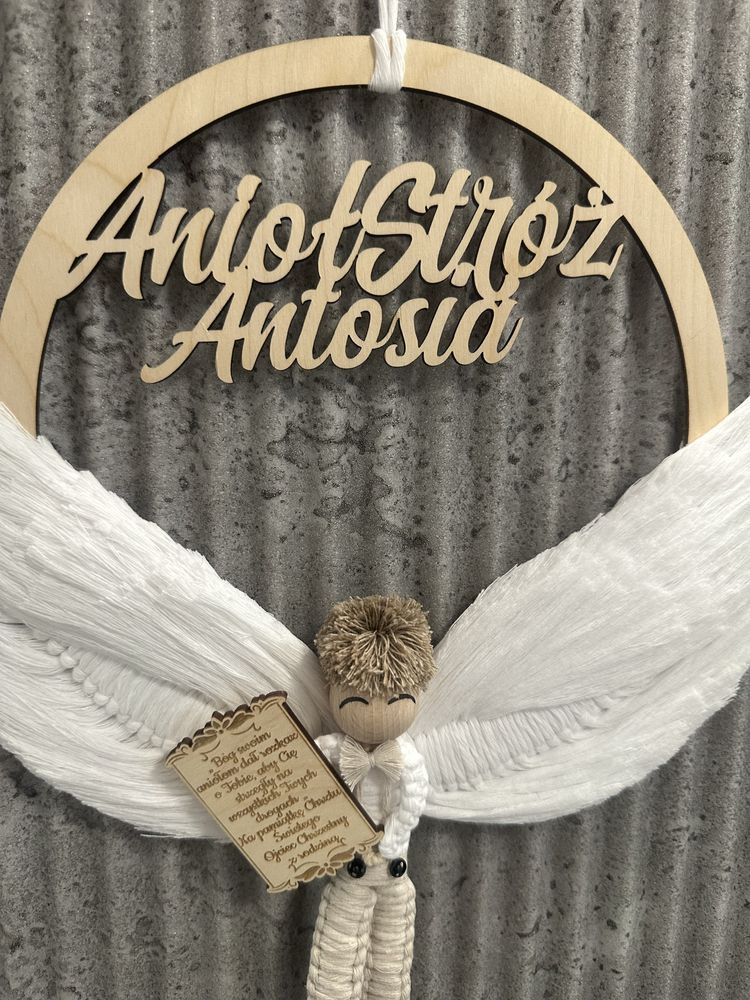 Anioł stróż, pamiatka chrztu świętego , makrama .