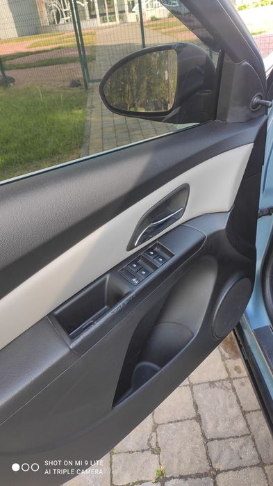 Chevrolet Cruze 2011 року