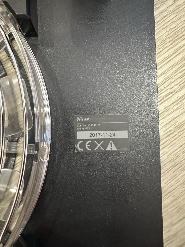 охлаждающая подставка для ноутбука Trust GXT 277