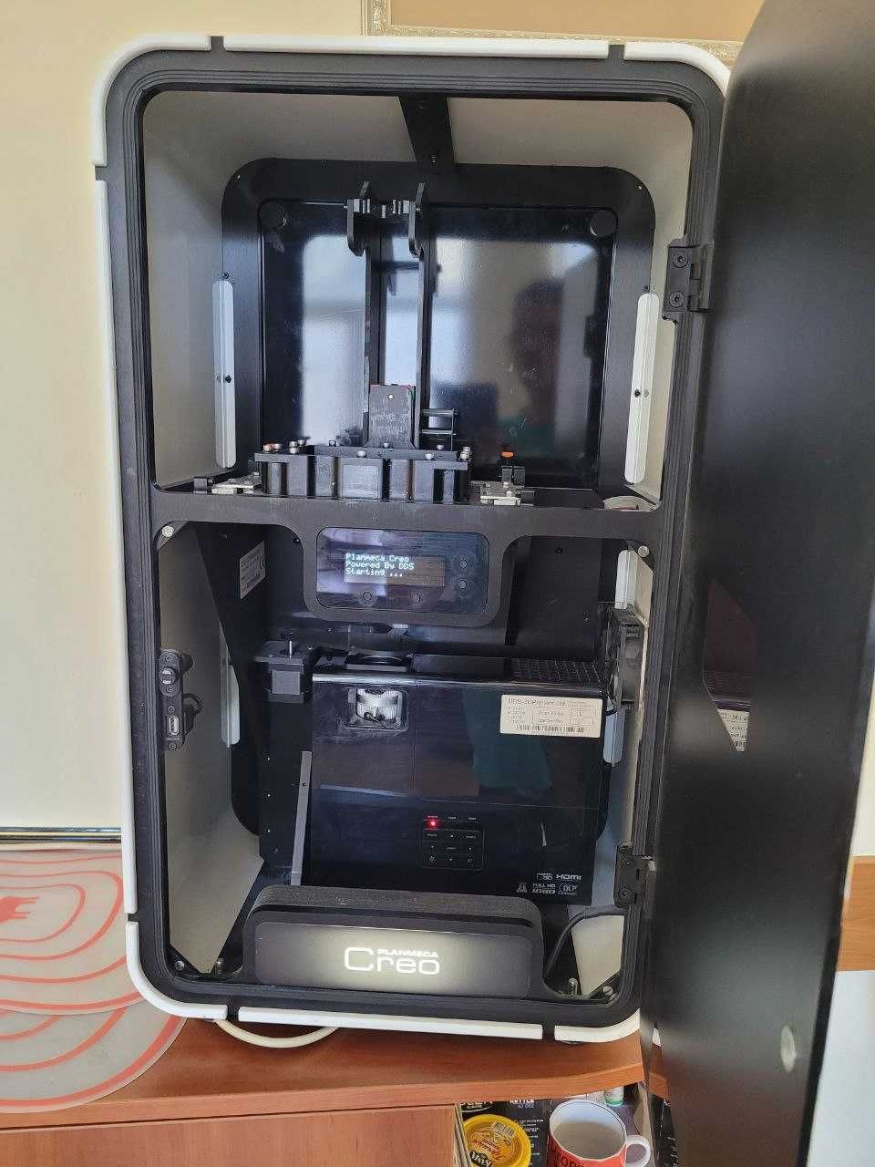 3D принтер Planmeca Creo DLP для стоматологічної та ювелірної сфери.