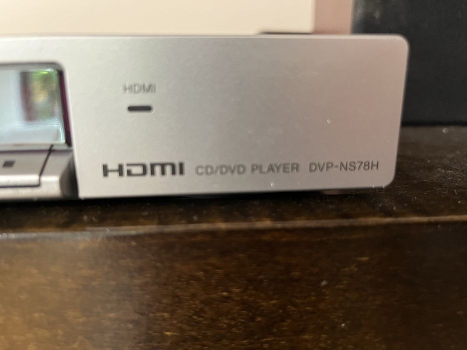 Odtwarzacz DVD Sony HDMI jest pilot