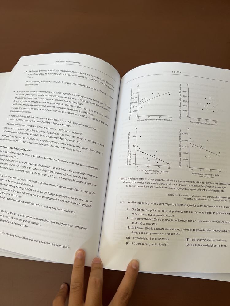 Livro de preparacão para o exame e testes intermédios de biologia