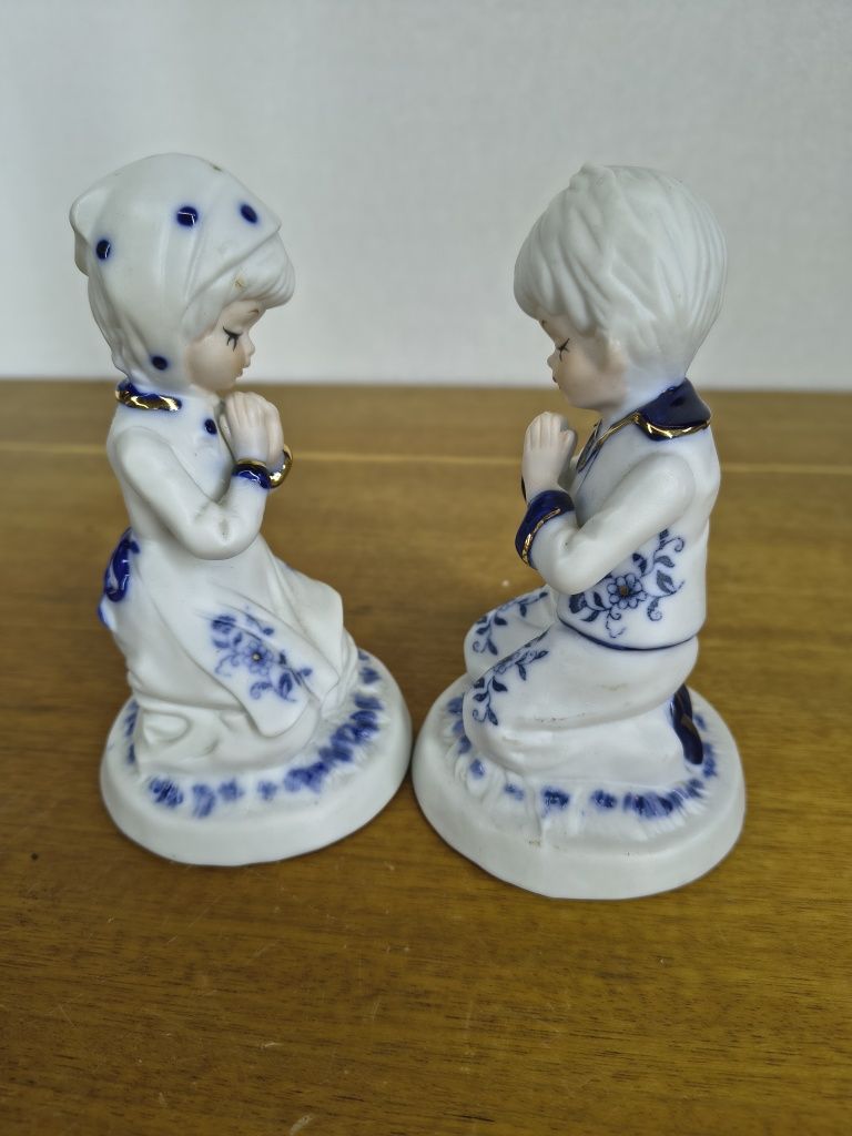 Porcelanowe figurki para dzieci w modlitwie – chłopiec i dziewczynka