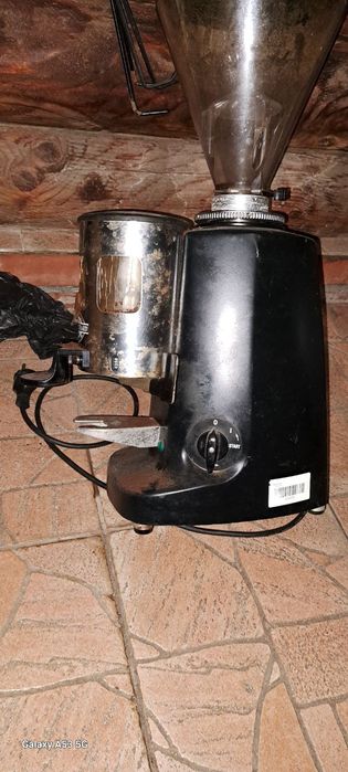 Кавоварка Cimbali m 21 junior з кавомолкою срочно