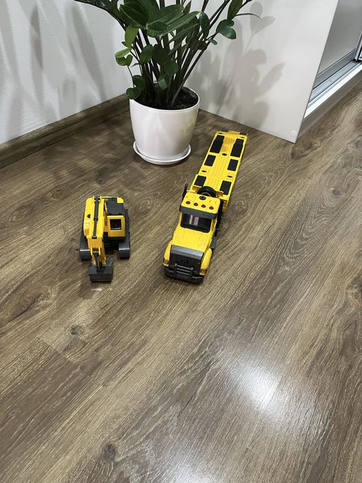 Автоконструктор вантажівка-тягач із ескаватором          іОТАМАNKO