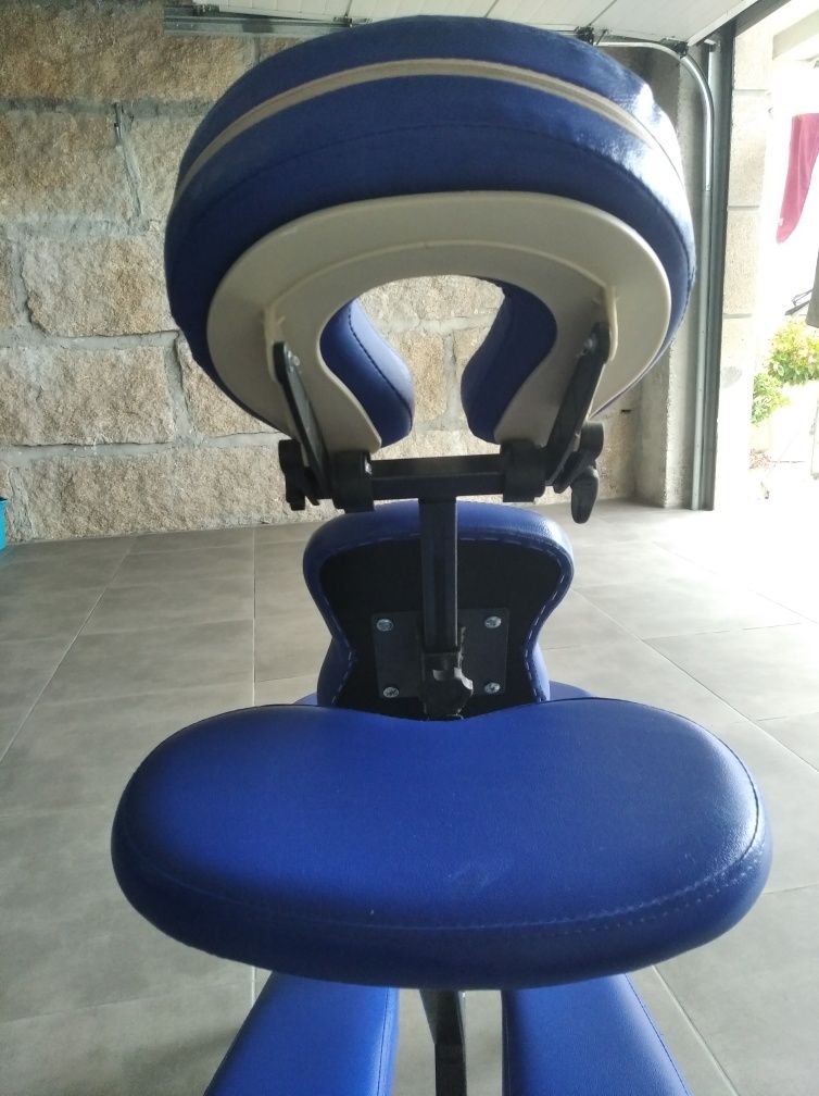 Cadeira de massagem.