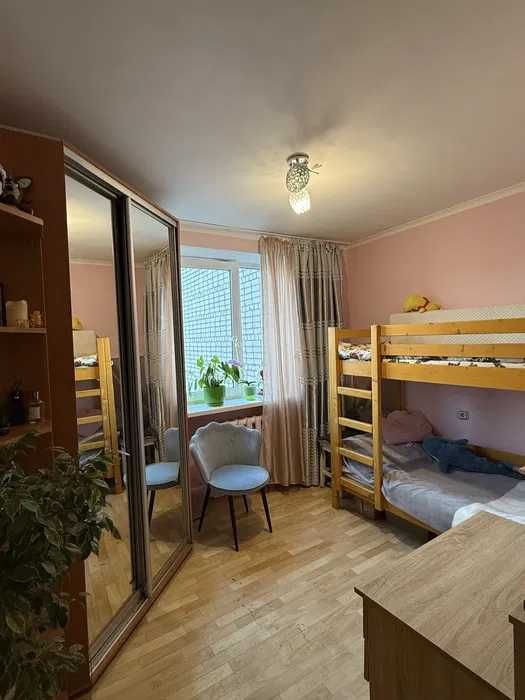 Продам 3 комнатную чешку в хорошем состоянии