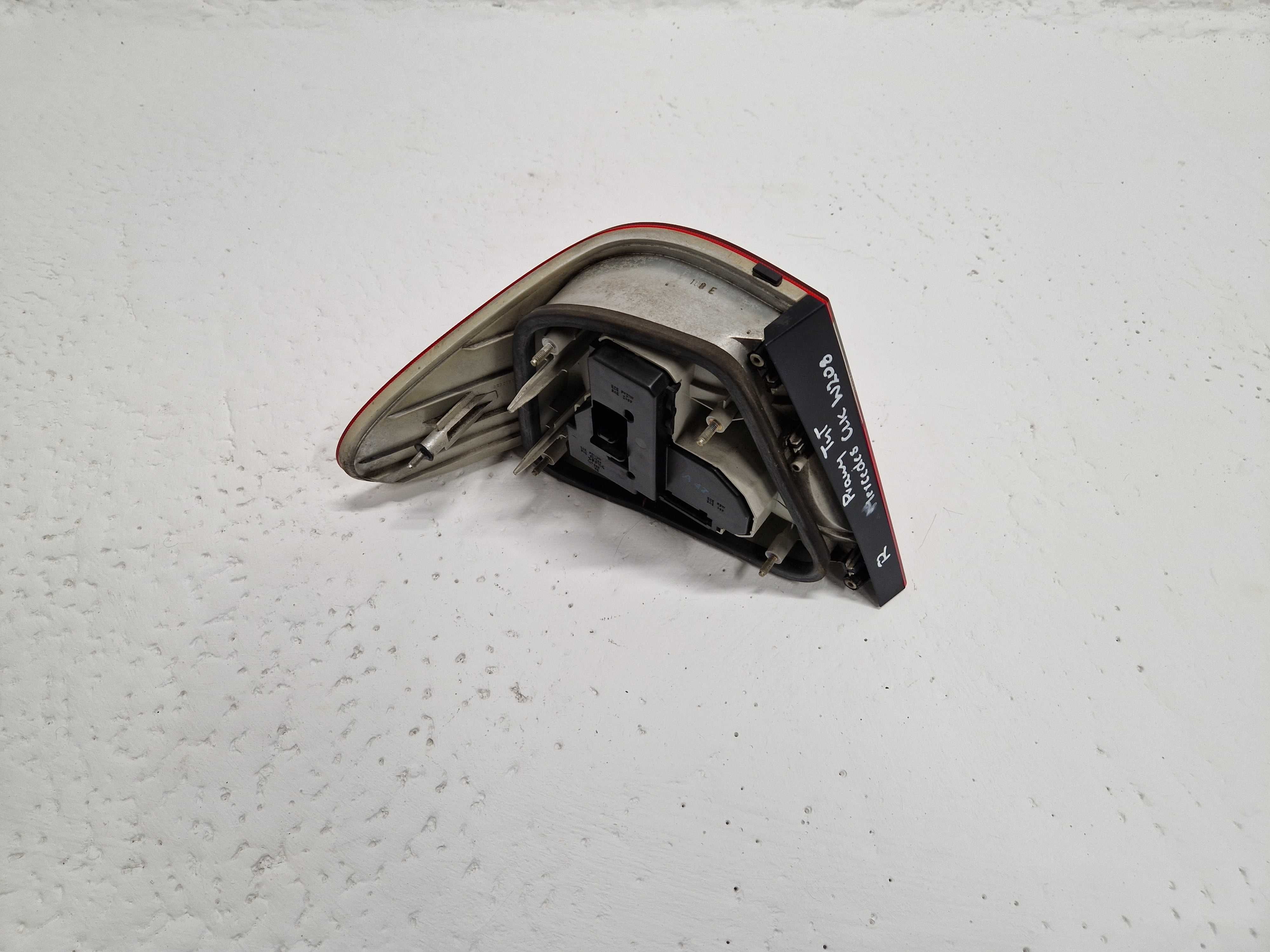 Kompletna Tylna Tył Prawa Lampa Mercedes CLK W208 Europa Oryginał