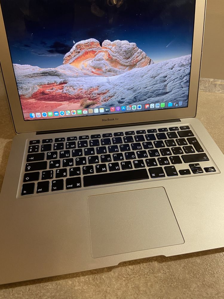 продам Macbook air 13 2017