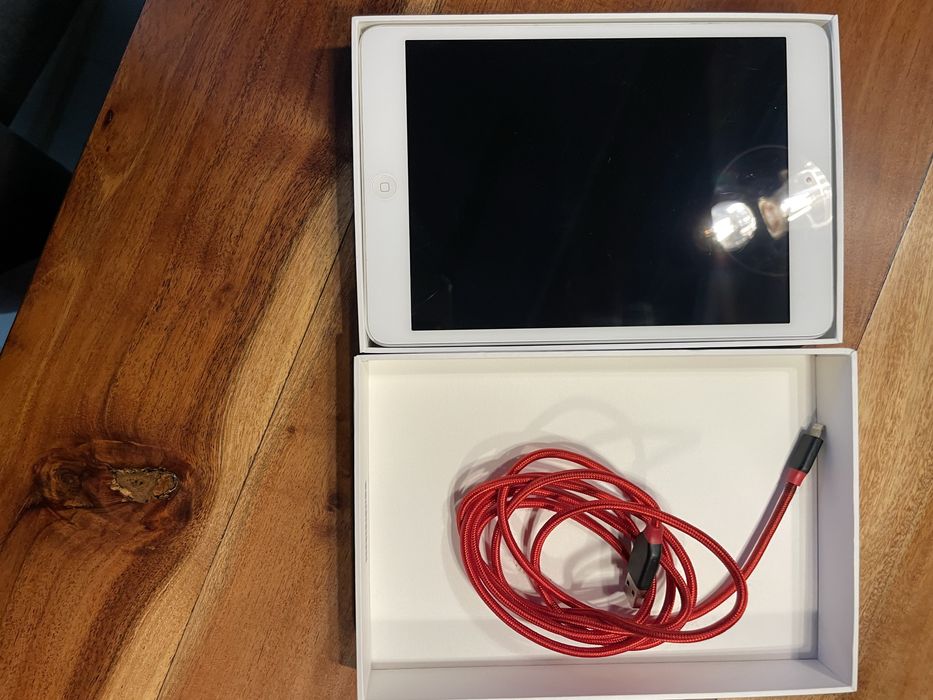 iPad mini 32 GB A1432 + pudełko, ładowarka – stan bardzo dobry