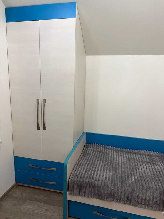 Дитяча спальня у гарному стані