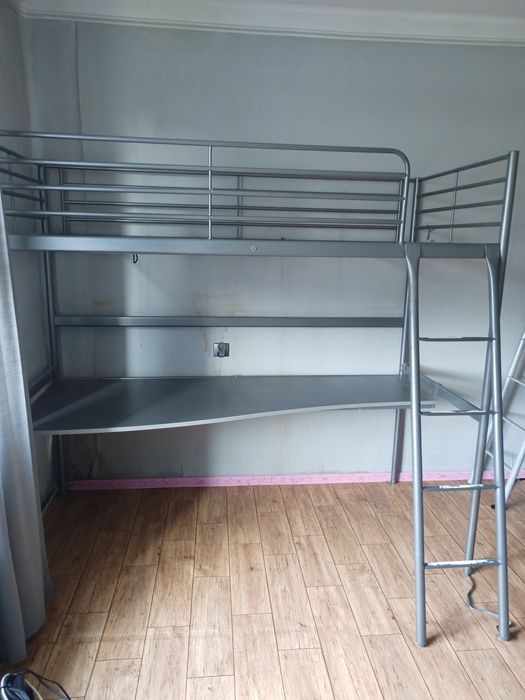 Łóżko Ikea z biurkiem