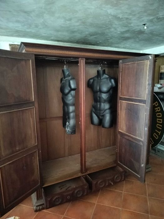 Armário guarda vestidos conjunto