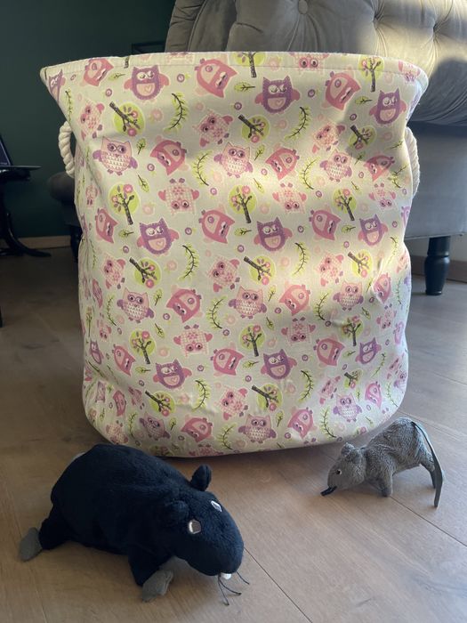 Duży kosz, pojemnik na pluszaki. Owalny 50/40. Wysokość 45 cm.