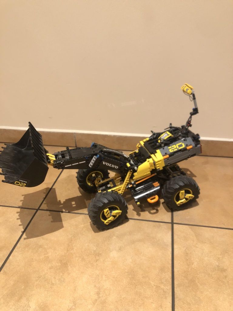 Lego Technic 42081 Volvo