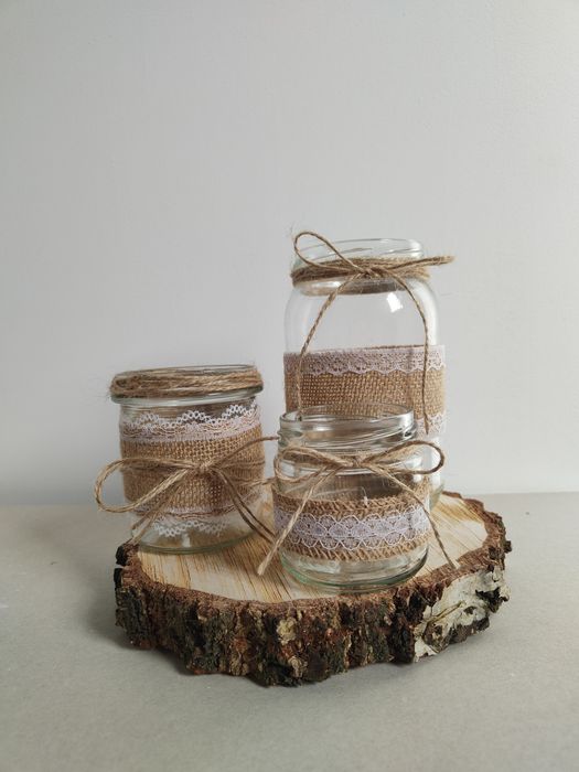 Świeczniki dekoracje weselne plastry drewna słoiki boho rustykalny