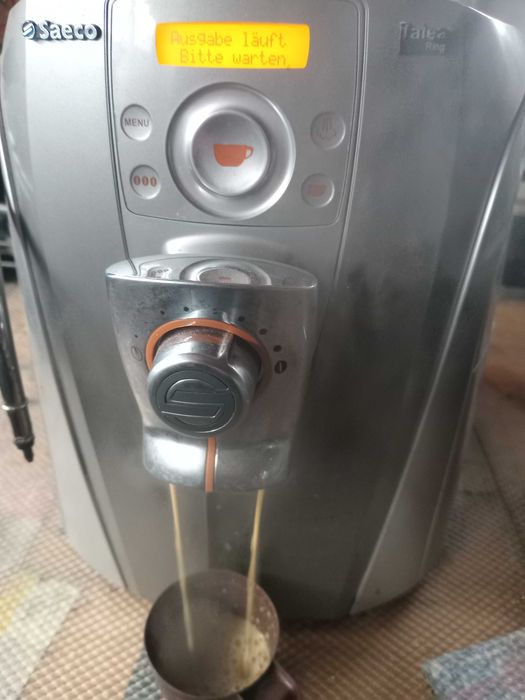 Продам кавомашину saeco talea