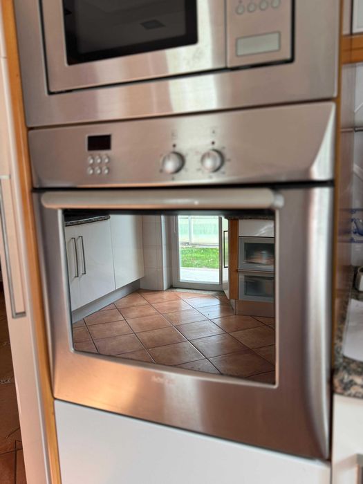 Conjunto Bosch encastrável – Forno + Micro-ondas em inox