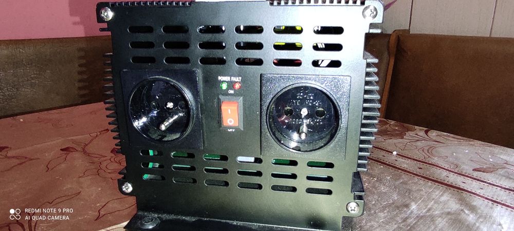 Продам инвектор-преобразователь энергии 12v-220v новый0