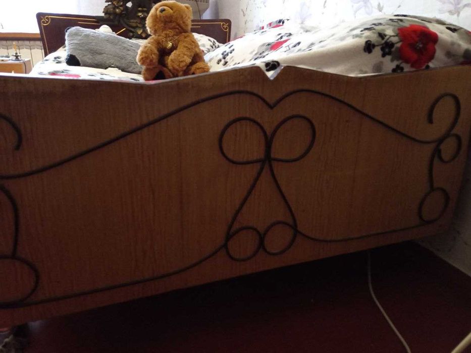 Ліжко двоспальне