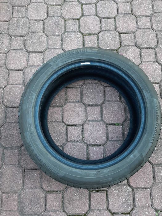 Opony zimowe 4 sztuki Continental rozmiar 225/50 R 18 V XL