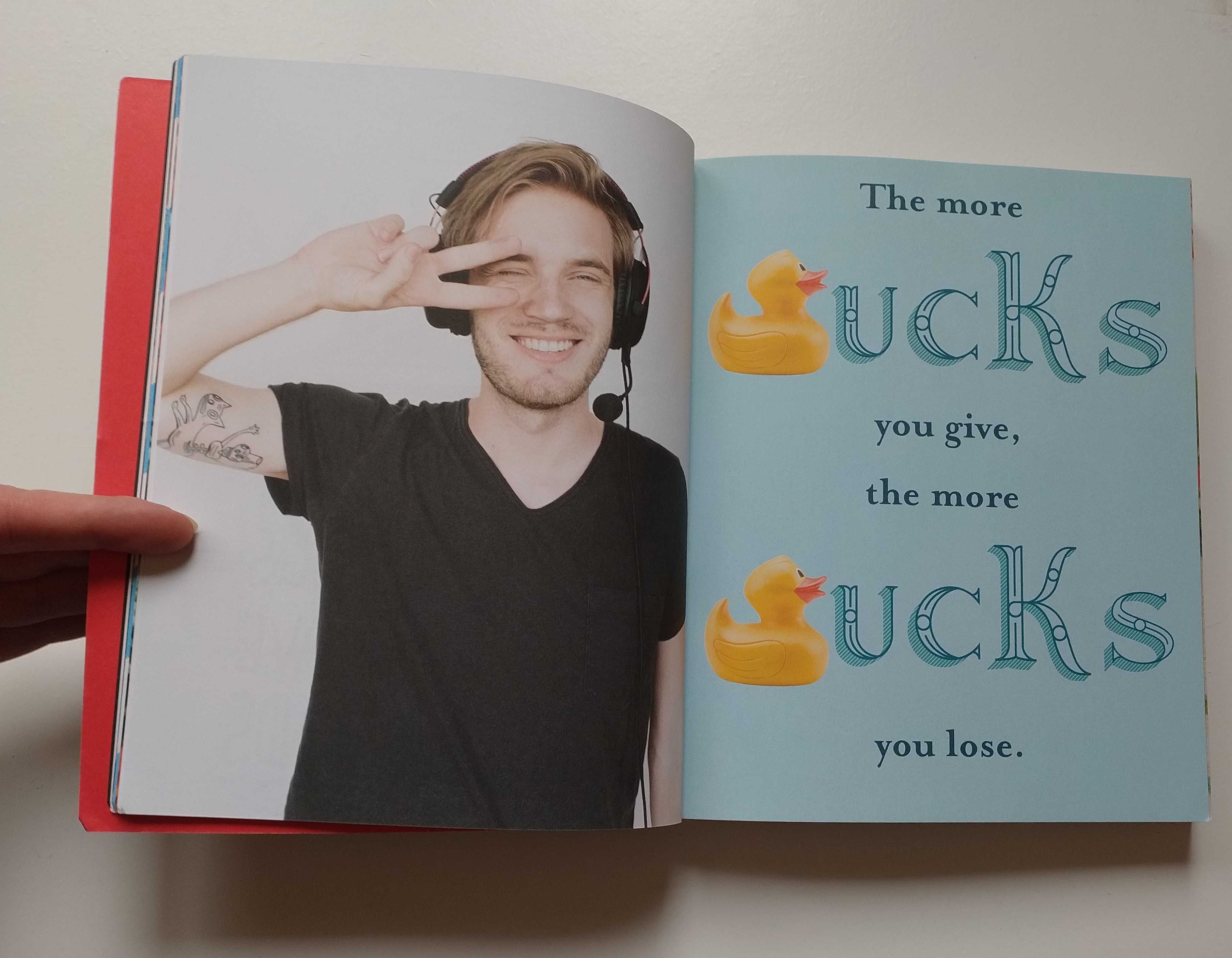 This Book Loves You
PewDiePie Ta książka cię kocha po angielsku
