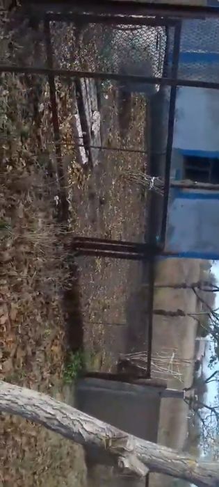 Забор рабица в уголке.