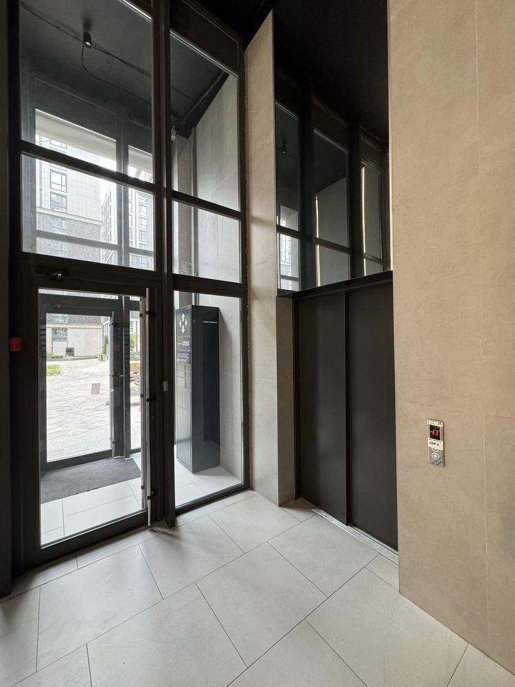 Продам ЖК Женева 3 ком квартиру, Geneve, 101м2, Цент, Короленко