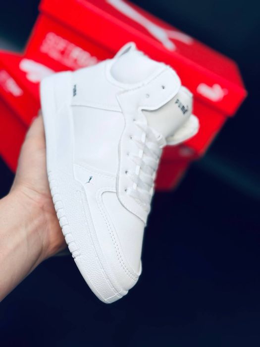 Зимние женские кросовки бренду Puma/ белые красовки на зиму пума