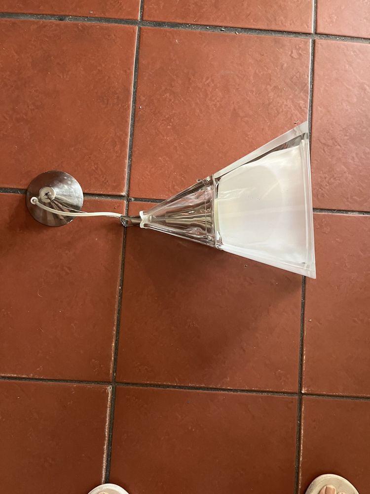 Lampa kuchenna wisząca na łancuchu sufitowa przezroczysta biała