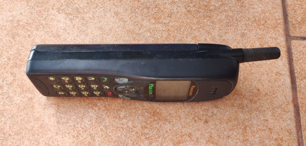 Telefon komórkowy Panasonic G450 retro