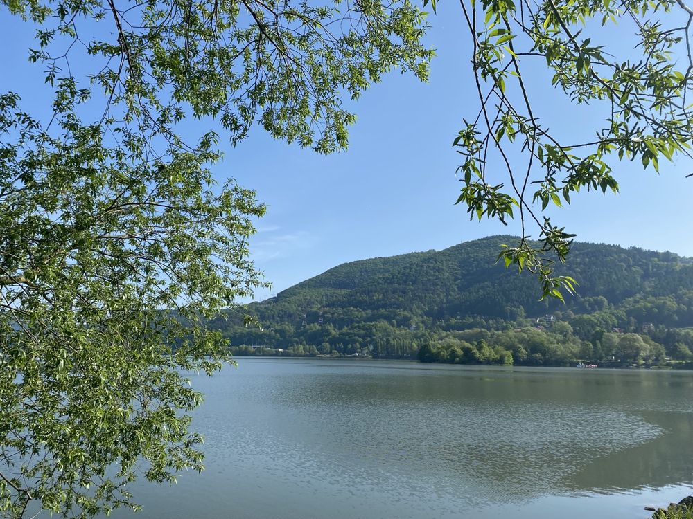 Domek nad jeziorem, góry,szlaki . Międzybrodzie Żywieckie