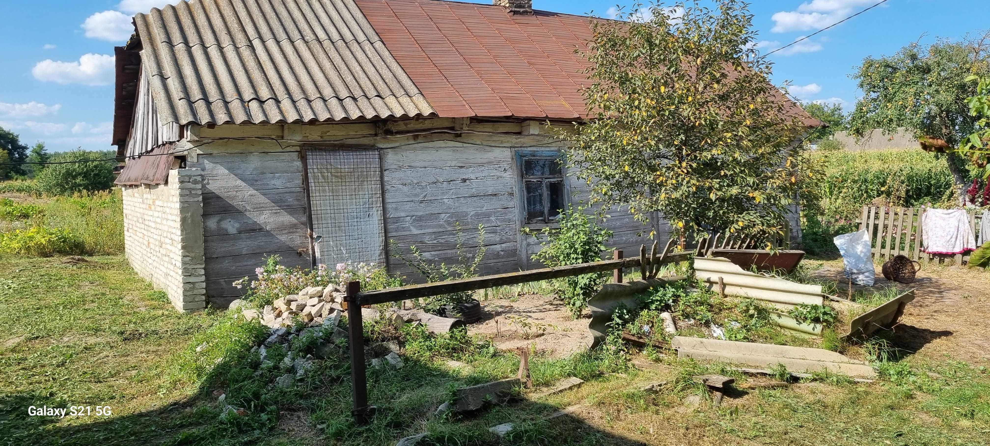 Будинок з земельною ділянкою