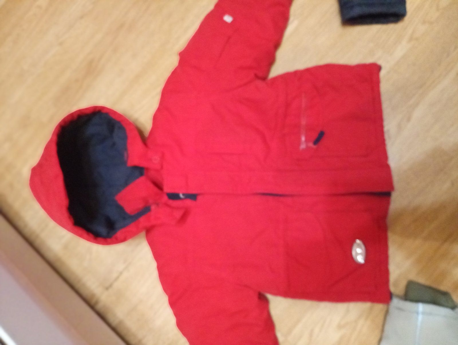 Дитячий пуховик фірми Moncler